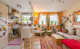 Guestready - Cosy & Bright - Central Flat